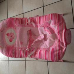 Roze wipstoel trilt en geluid