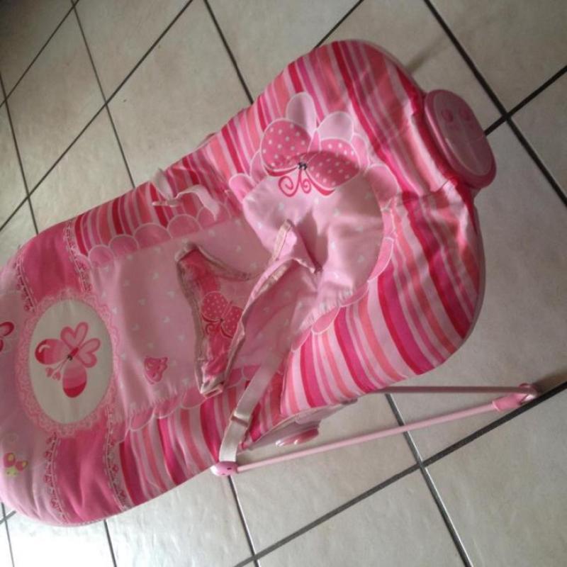 Roze wipstoel trilt en geluid