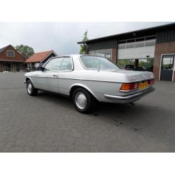 Mercedes-Benz 200-serie 230 C Aut 2.3 Benzine (van eerste ei