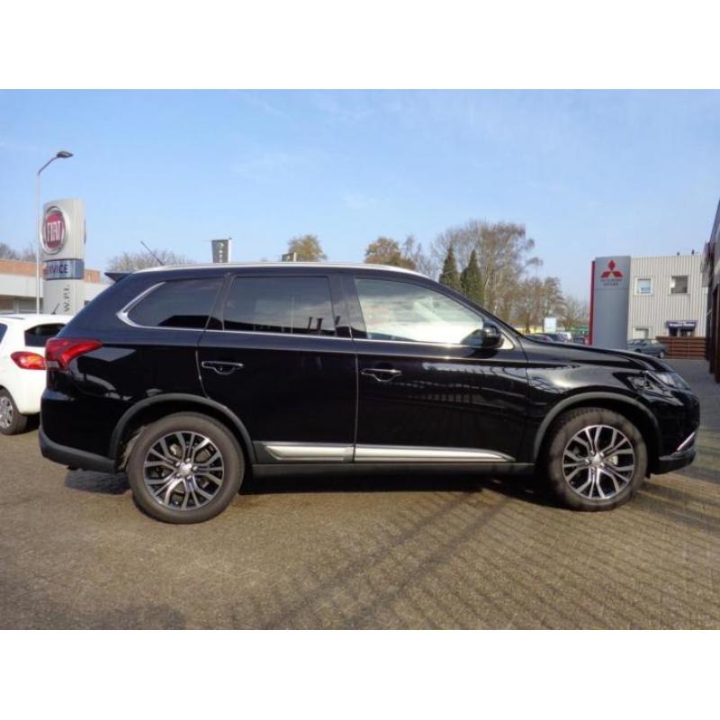 Mitsubishi Outlander 2.0 EXECUTIVE EDITION (bj 2016)