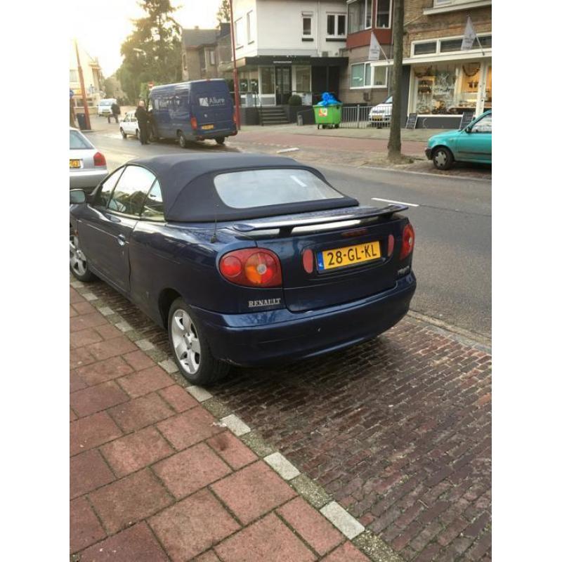 Renault Megane 1.6 cabrio loop of sloop