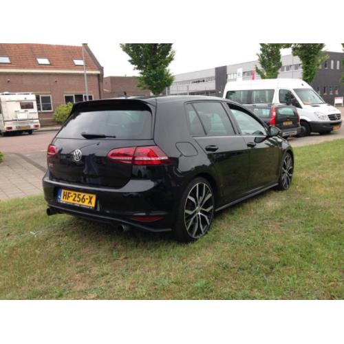 Volkswagen Golf 2.0 GTI 169KW 230PK DSG Performance zwart.