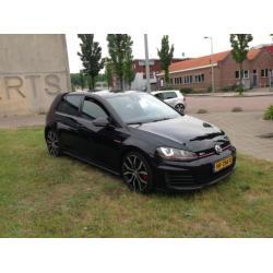Volkswagen Golf 2.0 GTI 169KW 230PK DSG Performance zwart.