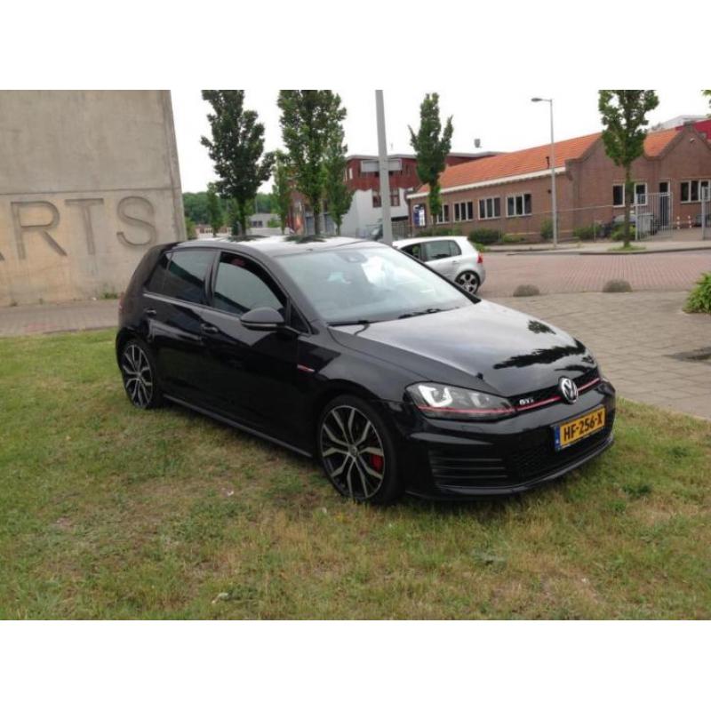 Volkswagen Golf 2.0 GTI 169KW 230PK DSG Performance zwart.