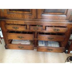 Old finished eiken kabinetkast