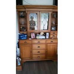 Kast vitrine patine ( honing kleur )