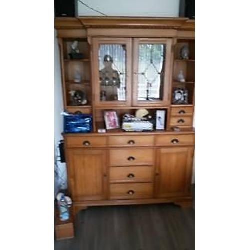 Kast vitrine patine ( honing kleur )