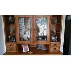 Kast vitrine patine ( honing kleur )