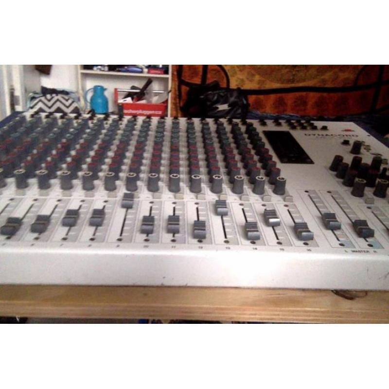 16 Kanaals Mixer: Dynacord MCX 16.2