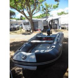Rubberboot met motor en Kalff trailer