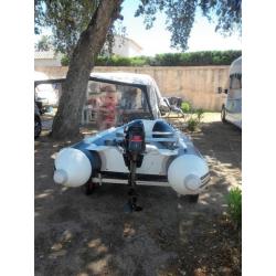 Rubberboot met motor en Kalff trailer