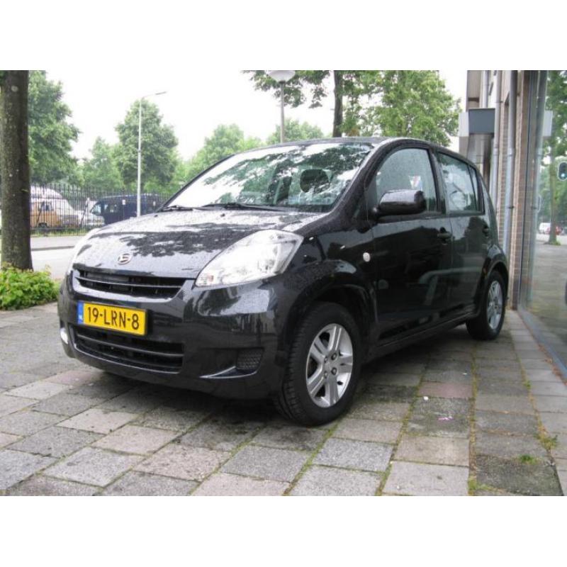 Daihatsu Sirion 2 1.0-12V Premium