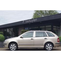 Skoda FABIA COMBI 1.4 16V Elegance Elec.Ramen Clima.Trekhaa