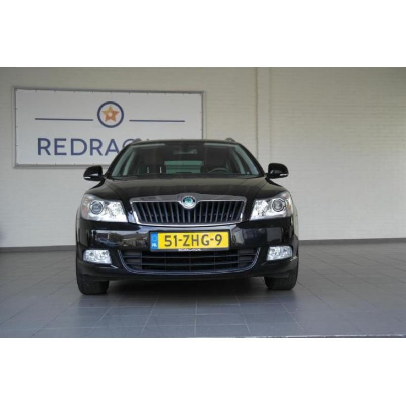 Skoda Octavia Combi 1.6 TDI Elegance Business Line Navi Lede