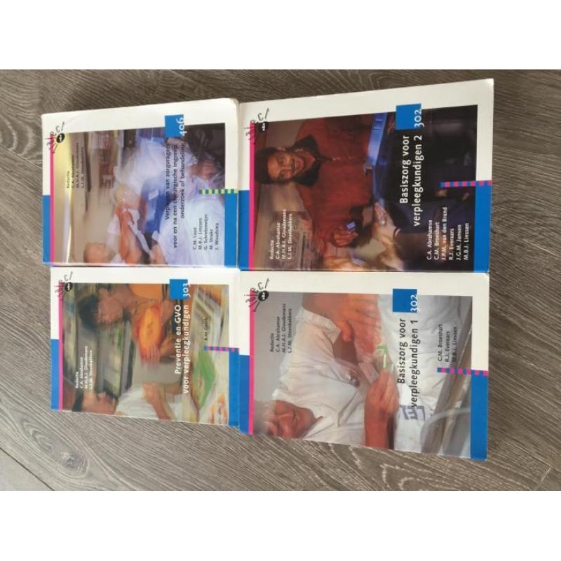 Diverse verpleegkunde boeken