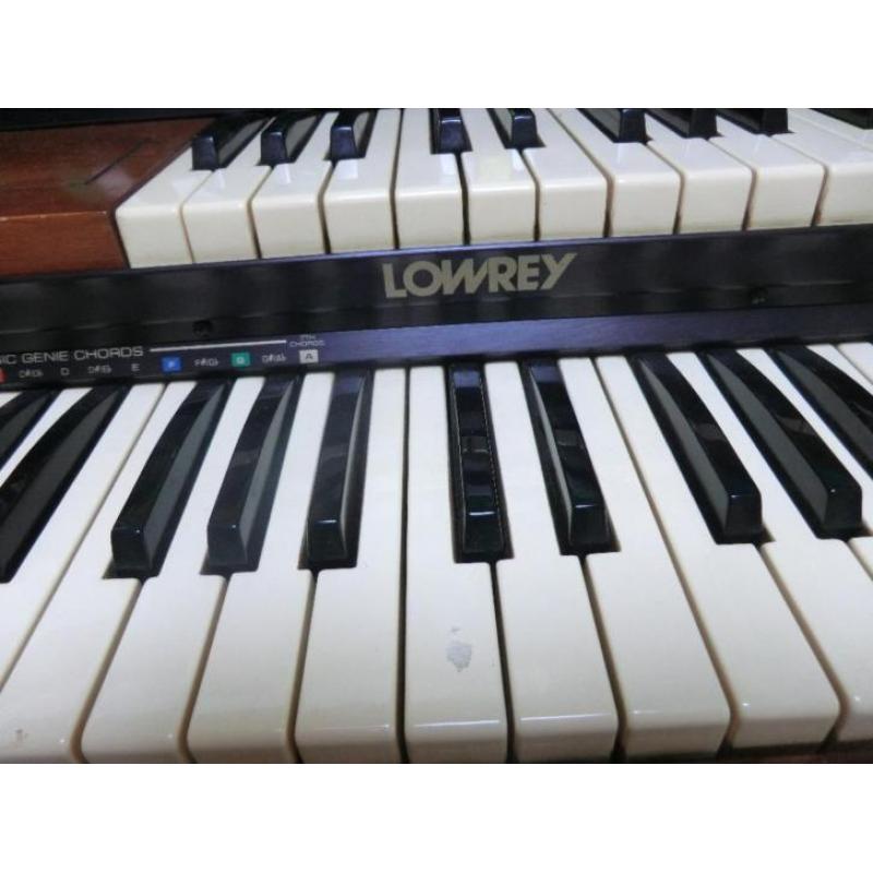 orgel lowrey