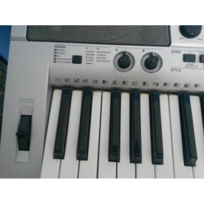 Yamaha psr e403 keyboard/workstation