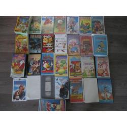 Werkende videorecorder van het merk Grundig met videobanden