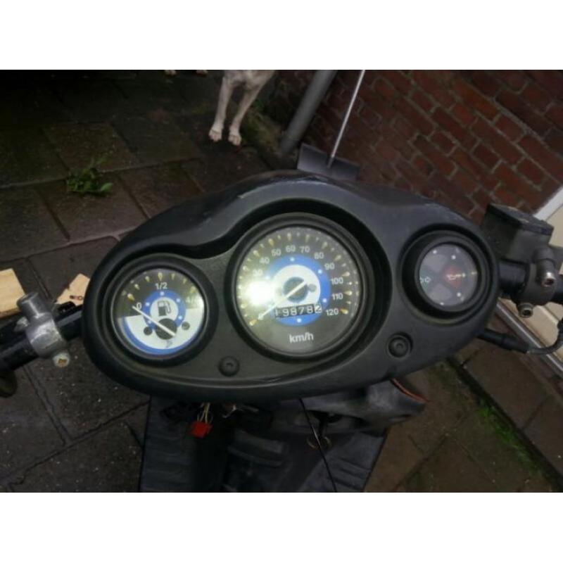 Suzuki katana 50 niet kompleet loopt wel