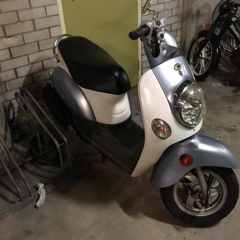 Goede kymco sento snor!!