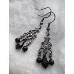 Zilver Swarovski kristal kroonluchter oorbellen, zwart goth