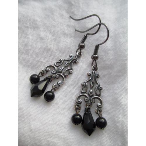Zilver Swarovski kristal kroonluchter oorbellen, zwart goth