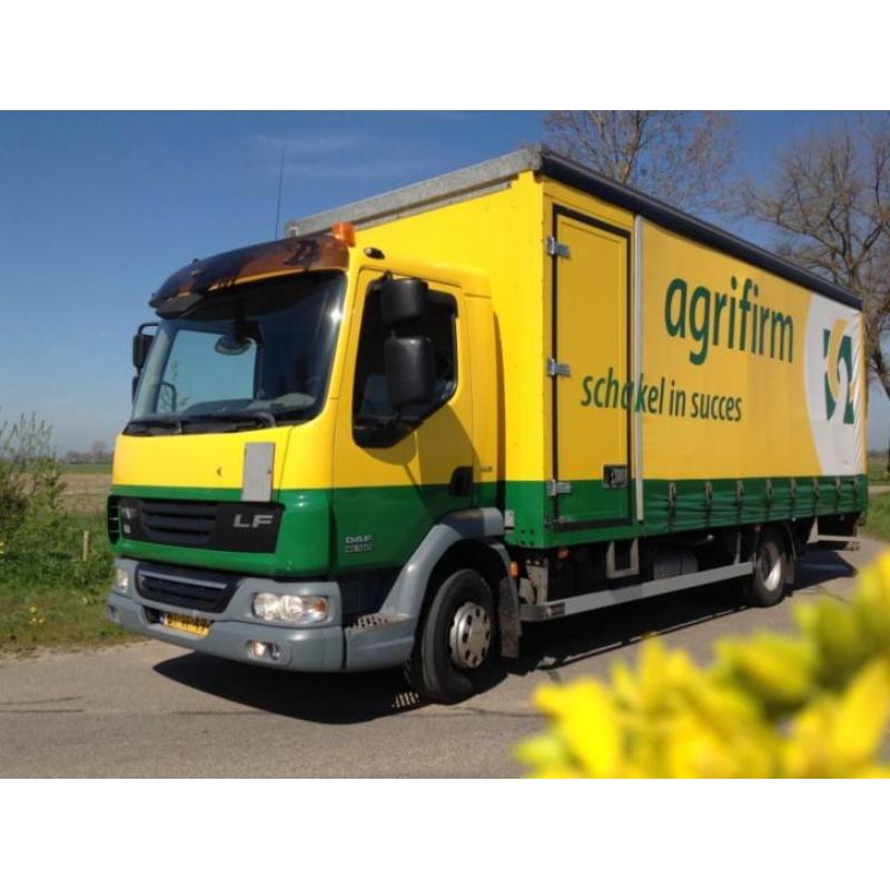 DAF LF45.160 EURO5. SCHUIFZEIL. Bakwagen met Laadklep.