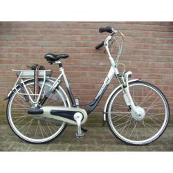 Azor 28" met 7-versnelling , meeneemprijs € 499,- , e.a.