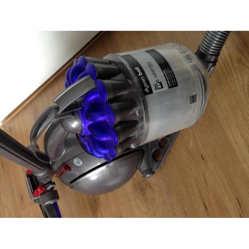 Dyson DC37C Allergy - 2 MAANDEN OUD!