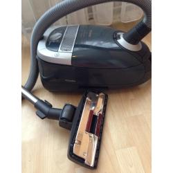 Miele stofzuiger PARKETT & CO 5000 (300-2200 Watt)