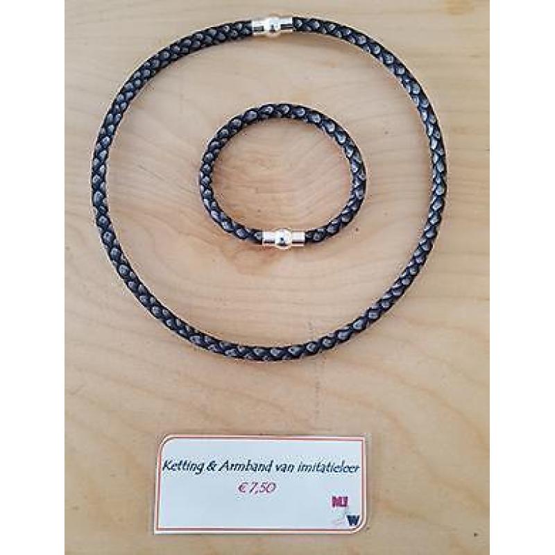 Ketting en armband van imitatieleer