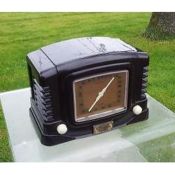 Aparte nostalgische goed werkende radio.