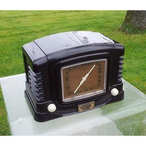 Aparte nostalgische goed werkende radio.