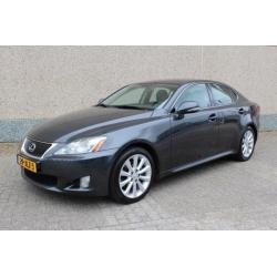 Lexus is 250 250 executive aut6 mark levinson