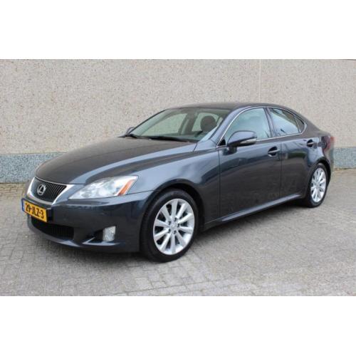 Lexus is 250 250 executive aut6 mark levinson
