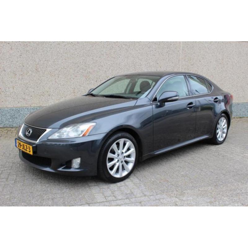 Lexus is 250 250 executive aut6 mark levinson