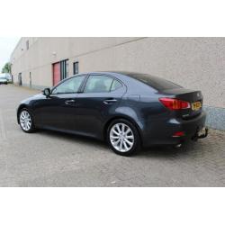 Lexus is 250 250 executive aut6 mark levinson