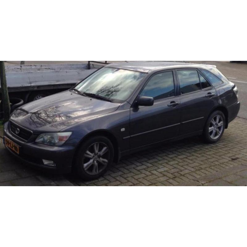 **Zeldzaam** Lexus IS 200 2.0 Sportcross