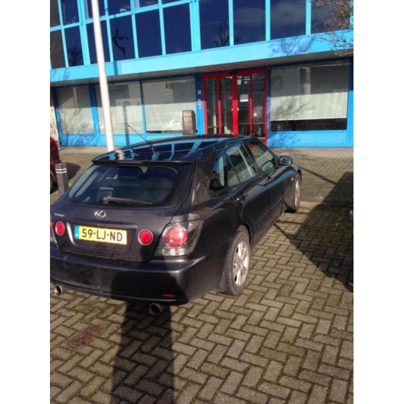 **Zeldzaam** Lexus IS 200 2.0 Sportcross