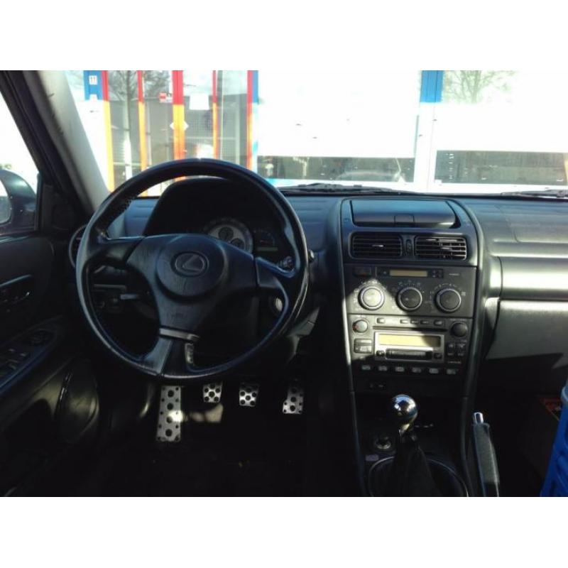 **Zeldzaam** Lexus IS 200 2.0 Sportcross
