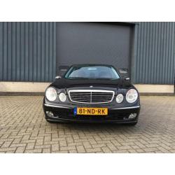 Mercedes E AVANTGARDE XENON 2.6 V6 Sedan AUT Zwart
