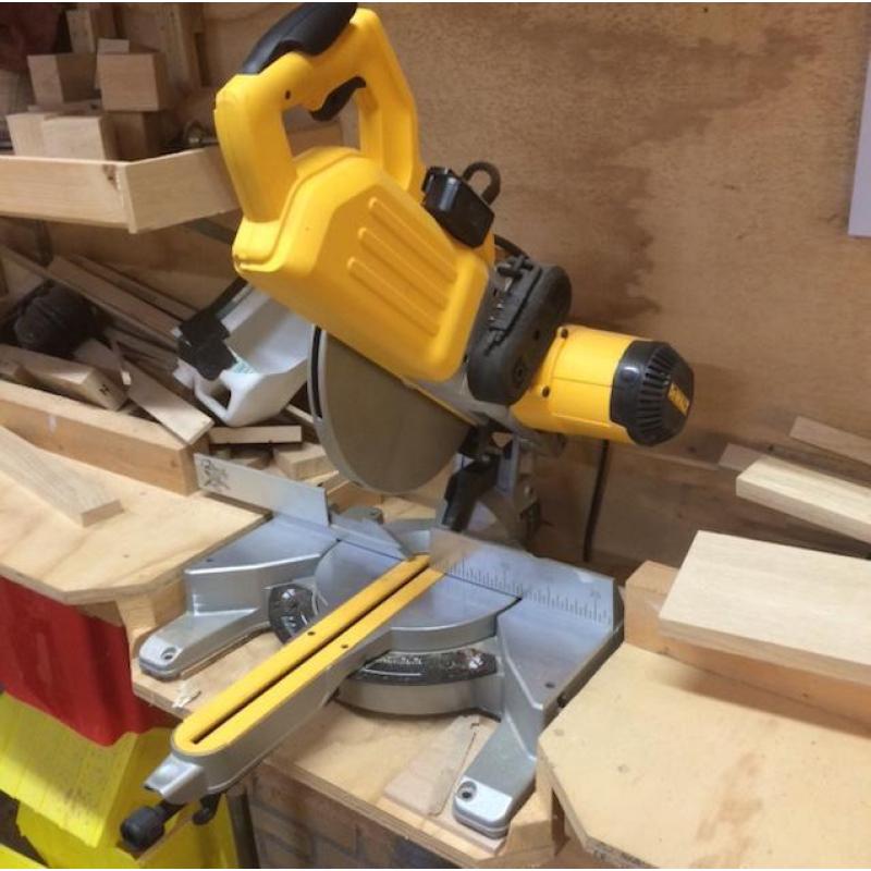 Dewalt 778 250mm met XPS indicator