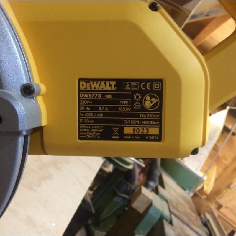 Dewalt 778 250mm met XPS indicator