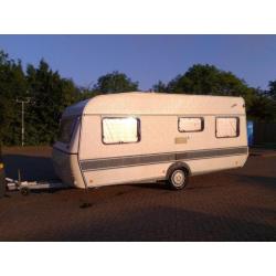 Prijs onderhandelbaar! hele mooie caravan met voortent!!!