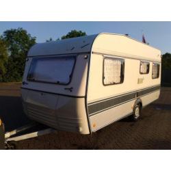 Prijs onderhandelbaar! hele mooie caravan met voortent!!!