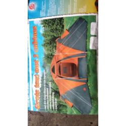 Grote kampeer tent met 3 cabines