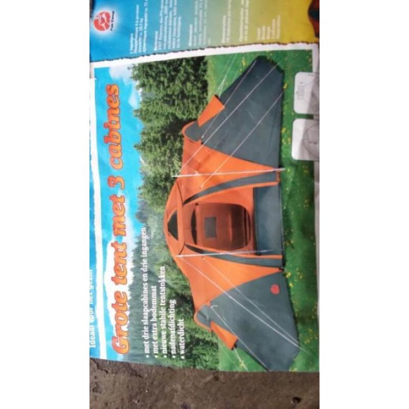 Grote kampeer tent met 3 cabines