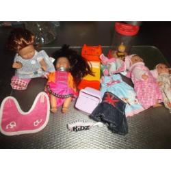 Leuke set van 4 Mini popjes/ extra kleding/bed/borstel