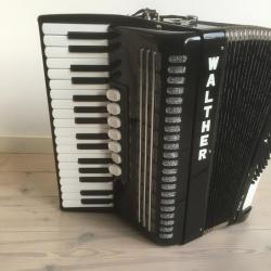 Accordeon Walther Pirat 72