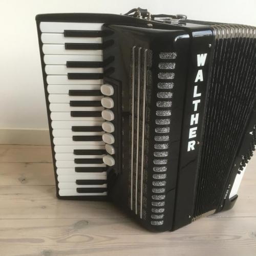 Accordeon Walther Pirat 72